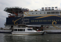 Плавучее казино Casino Royale
