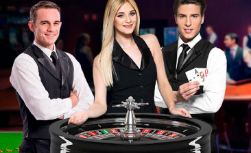 Три дилера казино